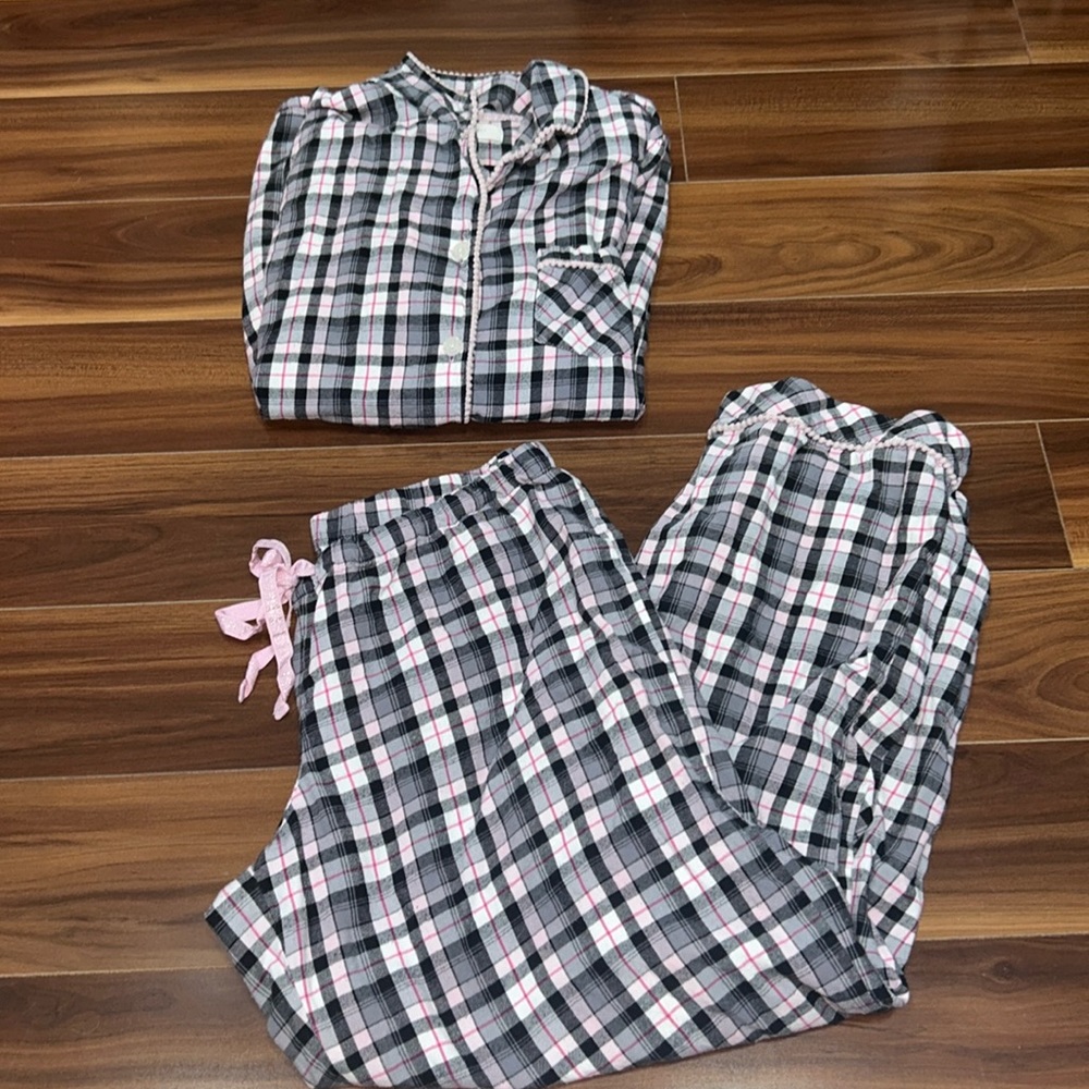 Large Victoria’s Secret 100% cotton pajama set flannel 2010